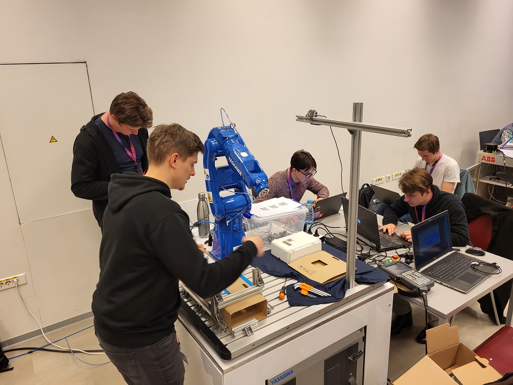 Successful implementation of the robotics hackathon Industrial Robotics